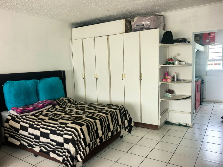 1 Bedroom Property for Sale in Quigney Eastern Cape
